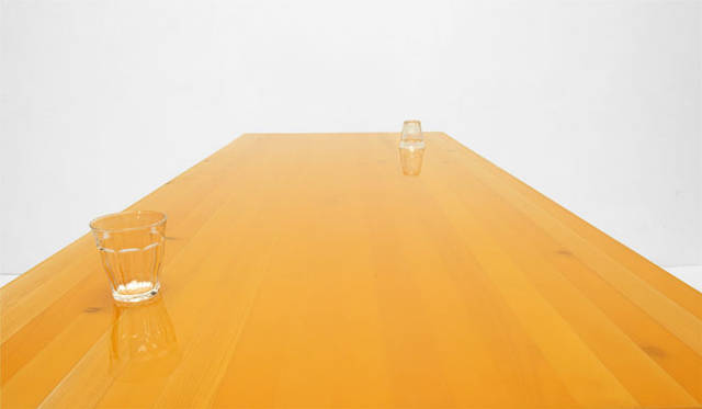 <strong>特集｜OPENERS的ニッポンの若手建築家 PARTII　長坂 常</strong>　FlatTable“raftered”（2010年）写真提供＝スキーマ建築計画