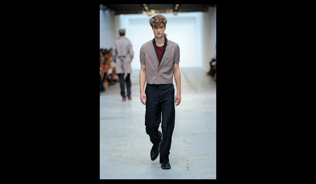 <strong>COSUTUME NATIONAL｜コスチューム・ナショナル</strong>　