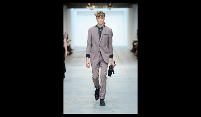 <strong>COSUTUME NATIONAL｜コスチューム・ナショナル</strong>　