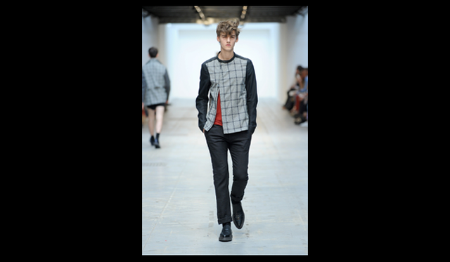 <strong>COSUTUME NATIONAL｜コスチューム・ナショナル</strong>　