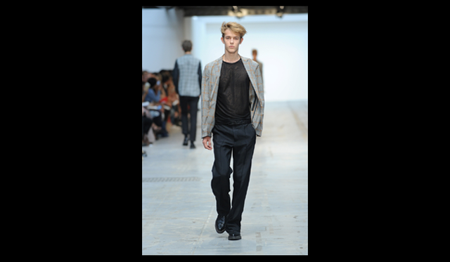 <strong>COSUTUME NATIONAL｜コスチューム・ナショナル</strong>　