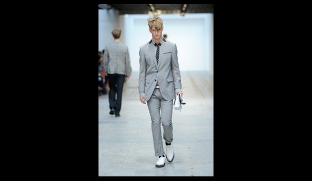 <strong>COSUTUME NATIONAL｜コスチューム・ナショナル</strong>　