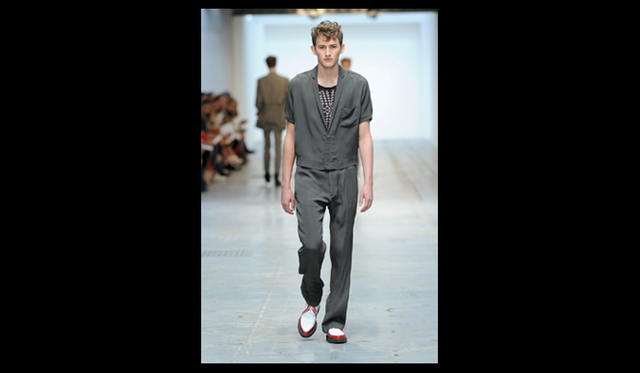 <strong>COSUTUME NATIONAL｜コスチューム・ナショナル</strong>　