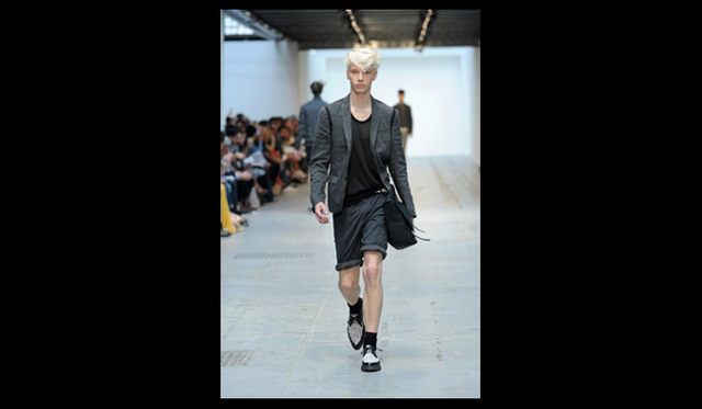 <strong>COSUTUME NATIONAL｜コスチューム・ナショナル</strong>　