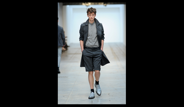 <strong>COSUTUME NATIONAL｜コスチューム・ナショナル</strong>　