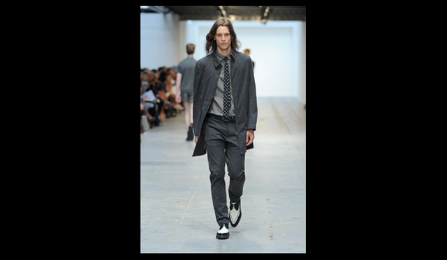 <strong>COSUTUME NATIONAL｜コスチューム・ナショナル</strong>　