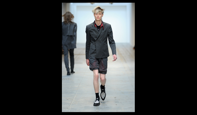 <strong>COSUTUME NATIONAL｜コスチューム・ナショナル</strong>　