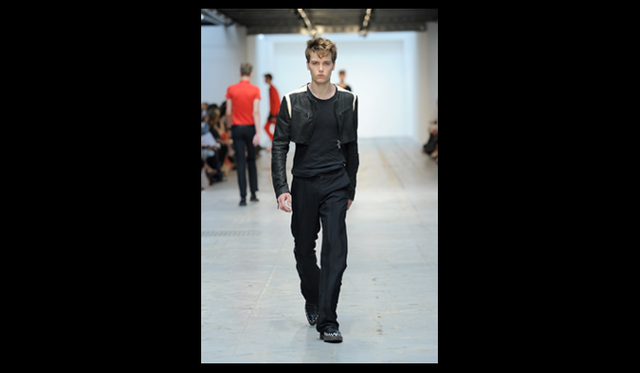 <strong>COSUTUME NATIONAL｜コスチューム・ナショナル</strong>　