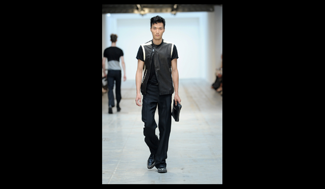 <strong>COSUTUME NATIONAL｜コスチューム・ナショナル</strong>　