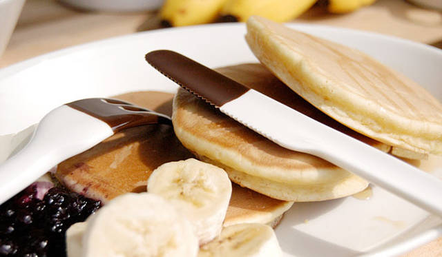 <strong>sorani｜ソラニ</strong>　陶器のカトラリー「sorani torori」　コンセプトプロダクト「ホワイト＋チョコ」