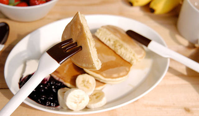 <strong>sorani｜ソラニ</strong>　陶器のカトラリー「sorani torori」　コンセプトプロダクト「ホワイト＋チョコ」