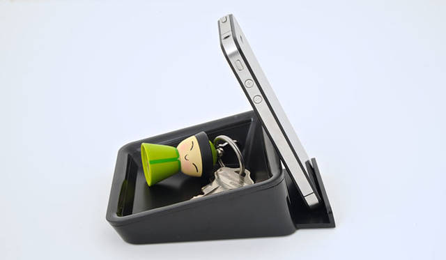 <strong>Bluelounge Design｜ブルーラウンジデザイン</strong>　iPad＆タブレットスタンド「Nest」