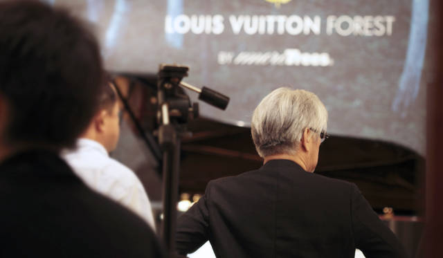 <strong>more trees × LOUIS VUITTON｜「ルイ・ヴィトンの森」の四季を写した写真展</strong>