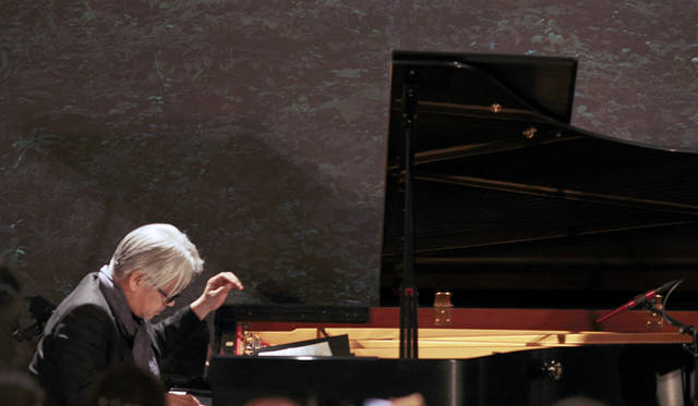 <strong>more trees × LOUIS VUITTON｜「ルイ・ヴィトンの森」の四季を写した写真展</strong>