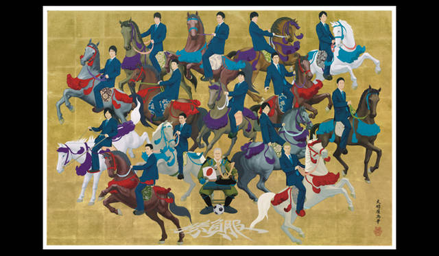 <strong>dunhill｜ダンヒル</strong>　 「勝負服」イメージビジュアル。登場しているのはザッケローニ監督、本田圭介、長谷部誠、遠藤保仁、長友佑都、藤本淳吾、吉田麻也、李忠成、今野泰幸、前田遼一、川島永嗣、伊野波雅彦、岩政大樹、岡崎慎司、内田篤人の15名。