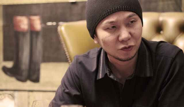 　イメージヴィジュアルを描いた現代アーティスト、天明屋尚氏。