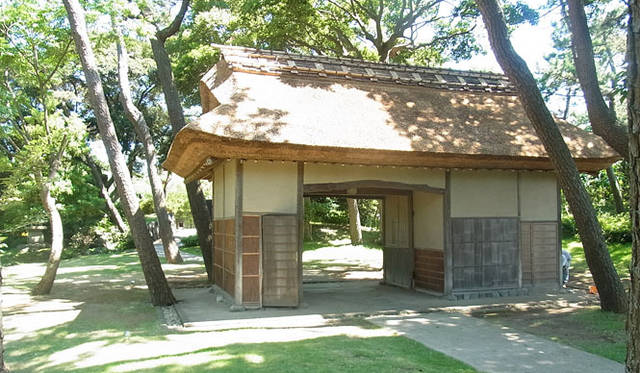 <strong>SAKURA｜第15回 最近のビューティライフ</strong>　手入れの行き届いた『沼津倶楽部』内の庭園