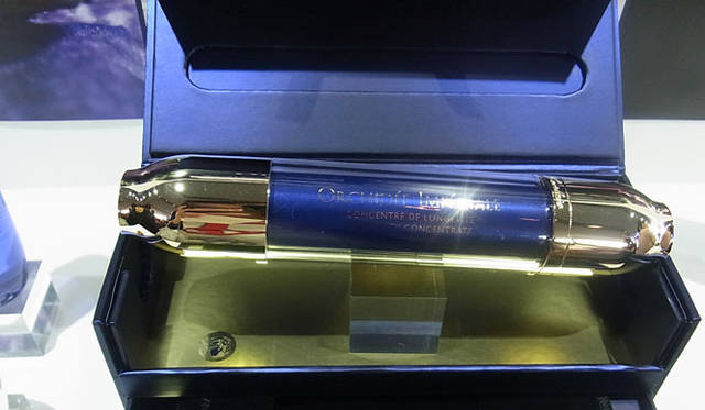 <strong>SAKURA｜第15回 最近のビューティライフ</strong>　ゲランの「オーキデ アンペリアル コンセントレート セロム」6万900円（30ml／2011年10月1日発売）