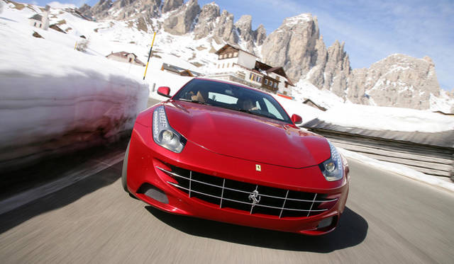 <strong>Ferrari Four｜フェラーリ フォー（FF）</strong>