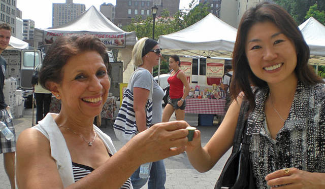 <strong>Munemi｜Munemi meet Rajaa Chbani</strong>　Wheatgrass juiceで乾杯。Wheatgrass juice は、detox効果がとても高くて身体にいいです。