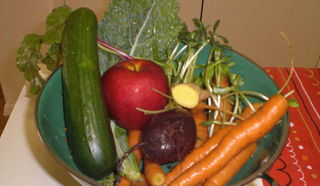 <strong>Munemi｜Munemi meet Rajaa Chbani</strong>　Detox juice（腎臓をきれいにするジュース）の材料。