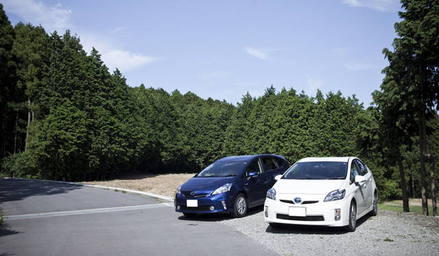 <strong>TOYOTA PRIUS｜トヨタ・プリウス</strong>　プリウスαがマークX GEOとプラットフォームを共用するのにたいし、プリウスのプラットフォームはレクサスCT-200hに用いられている。