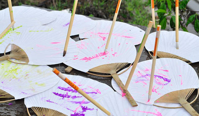 <strong>aromamora｜アロマモラ</strong>　「aroma for Tohoku」 uchiwamora「風」