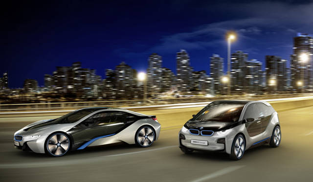 <strong>BMW i｜ビー・エム・ダブリュー i </strong>　左｜i8 コンセプト、右｜i3 コンセプト