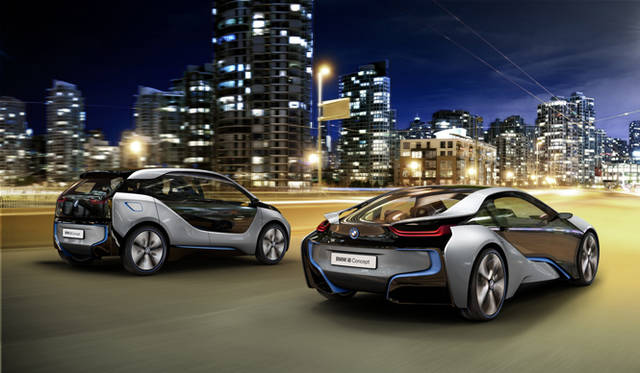 <strong>BMW i｜ビー・エム・ダブリュー i </strong>　左｜i3 コンセプト、右｜i8 コンセプト