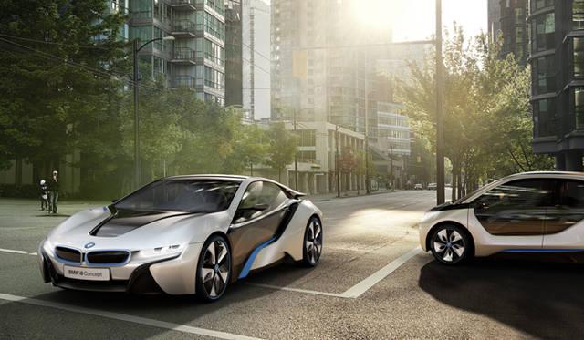 <strong>BMW i｜ビー・エム・ダブリュー i </strong>　左｜i8 コンセプト、右｜i3 コンセプト