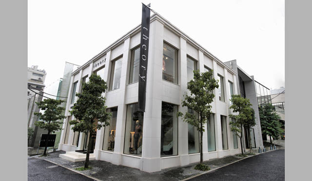 <strong>Theory｜セオリー</strong>　7月29日（金）、リニューアルオープンした『Theory 青山店』。