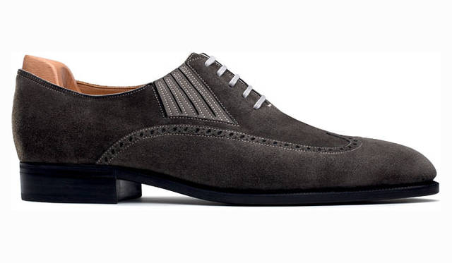 <strong>JOHN LOBB│ジョンロブ</strong>　ビスポーク「キャピタルコレクション」モデル「BEIJING」　（グリーングレイ スエード、パールグレイ パイピング、装飾的なパンチング、5mmレザーソール、2.5cmヒール）