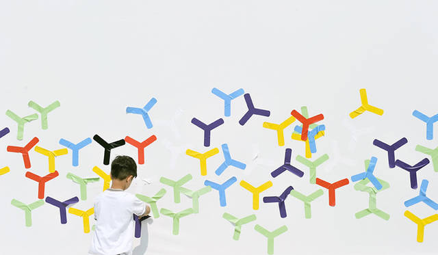 <strong>ヨコハマトリエンナーレ2011　OUR MAGIC HOUR－世界はどこまで知ることができるか？－</strong><br>Carsten NICOLAI ≪autoR≫ 2010<br>Photo: René Zieger<br>Courtesy Galerie EIGEN + ART, Leipzig/Berlin and The Pace Gallery