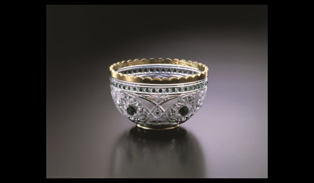 <strong>WAO～記憶の森～</strong>　BACCARAT「金縁緑色被せ花柄ダイヤカット」