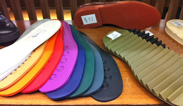 <strong>伊勢丹</strong>　「ヒロシ ツボウチ」パターンオーダー会　ソールも各種から選べる。