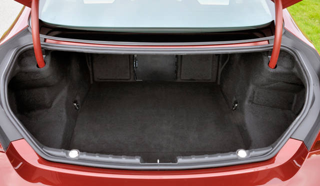 <strong>BMW 6 Series Coupe ｜ビー・エム・ダブリュー 6シリーズ クーペ</strong>