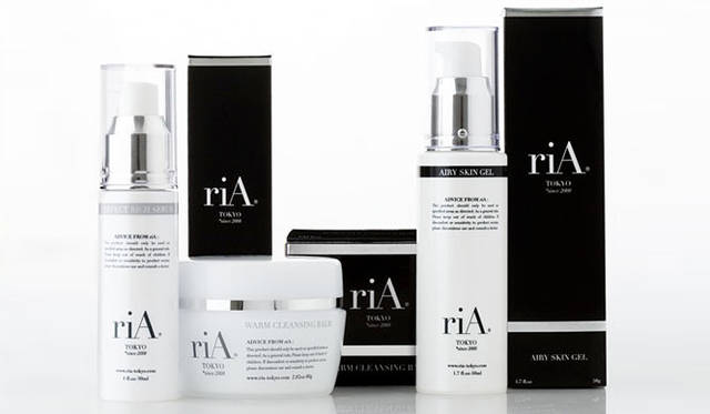 <strong>riA｜リア</strong>　使用順は、ウォーム・クレンジング・バーム → エアリー・スキン・ジェル → バランシングオイル → パーフェクト・リッチ・セラム。