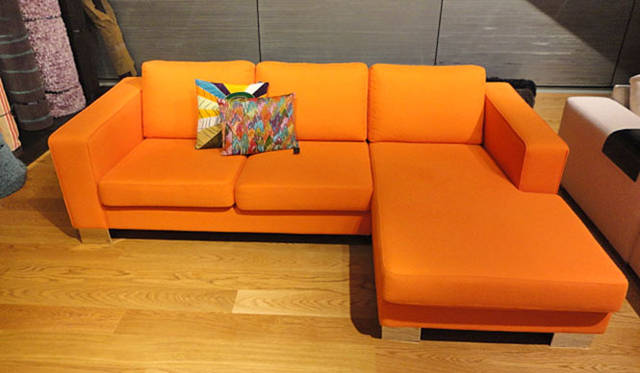 <strong>BoConcept｜ボーコンセプト</strong>　『ボーコンセプト銀座店』Final Sale　「IDV 3シーターソファ」25万6100円 → 10万2440円（展示現品60パーセントOFF）