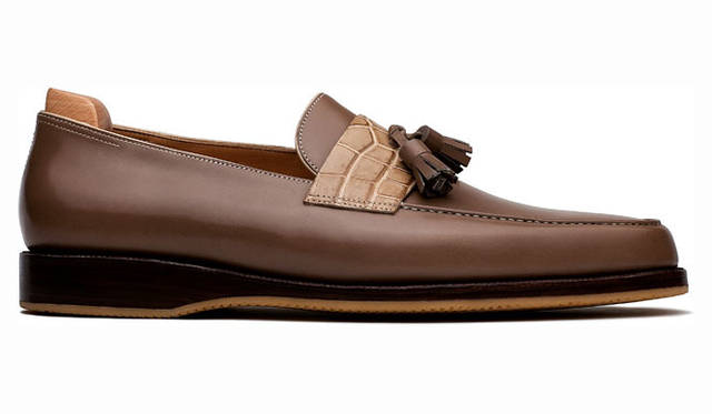<strong>JOHN LOBB│ジョンロブ</strong>　ビスポーク「キャピタルコレクション」モデル「TAIPEI」　（オックスフォードミンクカーフ×バンブークロコダイル、クリーム ヤギ革パイピング、うすいスポーティーなラバーに覆われたレザーソール）