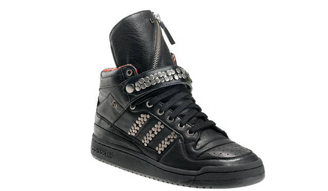 <strong>DIESEL｜ディーゼル</strong>　 DIESEL×adidas Originals collaboration“Colliding Worlds PartII”　「THE FRM」　2万8350円 （ディーゼルジャパン）