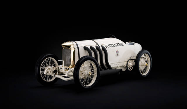 <strong>Mercedes-Benz｜メルセデス・ベンツ ぺブルビーチ・コンコルソ・デレガンス 2011</strong>　“ライトニング・ベンツ”という愛称をもつ1909年のレコードカー。