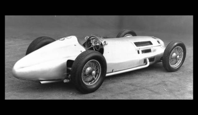 <strong>Mercedes-Benz｜メルセデス・ベンツ ぺブルビーチ・コンコルソ・デレガンス 2011</strong>