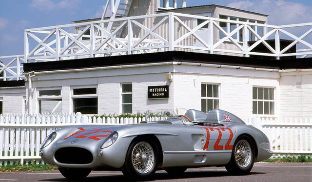 <strong>Mercedes-Benz｜メルセデス・ベンツ ぺブルビーチ・コンコルソ・デレガンス 2011</strong>　300SLR。スターリン・モス、デニス・ジェンキンソンがドライバーを務めた時代、ミッレミリアで優勝した経歴をもつ。