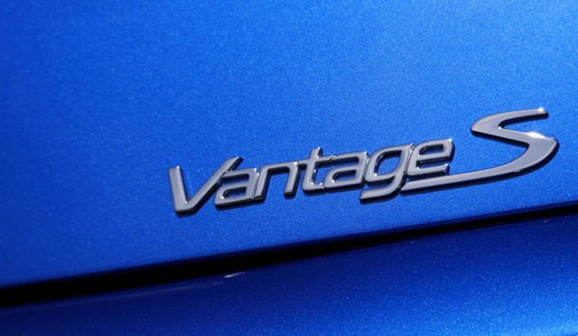 <strong>ASTON MARTIN V8 Vantage S｜アストンマーティン V8 ヴァンテージS</strong>