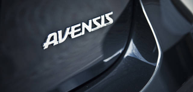 <strong>Toyota Avensis｜トヨタ アベンシス</strong>　