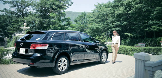 <strong>Toyota Avensis｜トヨタ アベンシス</strong>