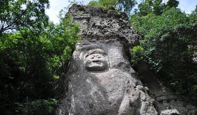 <b>塚田有一│みどりの触知学</b>　磨崖仏