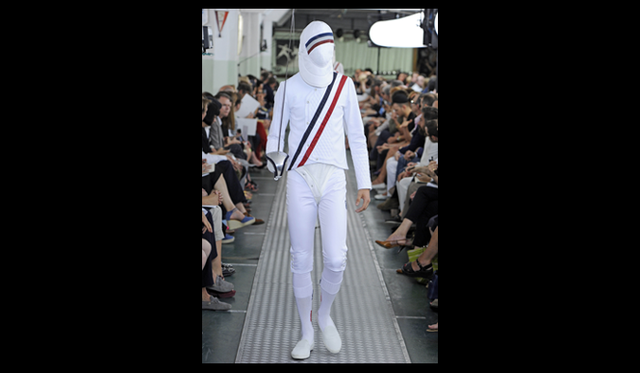 <strong>MONCLER GAMME BLEU｜モンクレール ガム・ブルー</strong>　