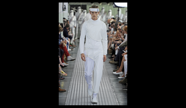 <strong>MONCLER GAMME BLEU｜モンクレール ガム・ブルー</strong>　