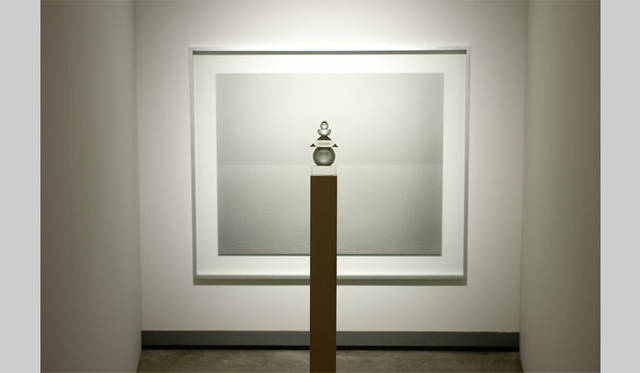 <strong>ヨコハマトリエンナーレ2011</strong>　杉本博司  「海景五重塔、スペリオル湖」